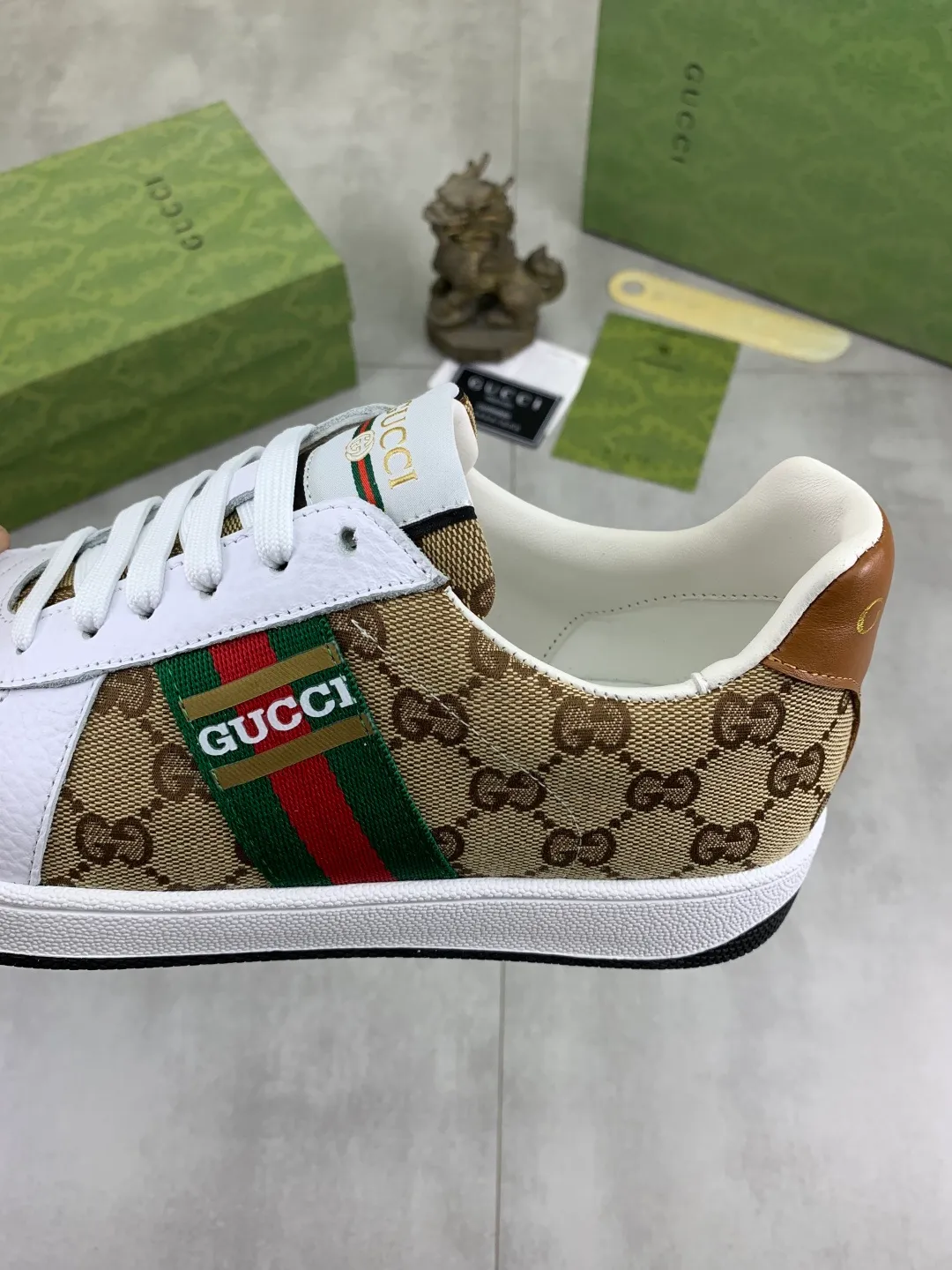 Men's shoes 💰P400💰【New model】 🆘 The latest model from Gucci official website 🎁 Classic casual and fashionable men's shoes 👟 Hot model 💥 Simple and elegant style, exclusive for trendy men. Unique latest brand elements from the official website 👑 Original Gucci decoration, fashionable and generous, made of original soft calfskin fabric ➕ Comfortable soft pigskin lining ✅Wear-resistant rubber outsole designated on the official website_Full of elasticity, the classic model taken at the counter 🎬Color: 4️⃣colors available😍Number of codes: 38-44 (45 46 customized)